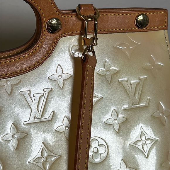 Louis Vuitton Vernis Roxbury Drive Handbag! - Picture 4 of 15